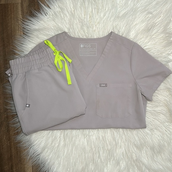 Figs Scrub Set, slate high waisted jogger and top - Picture 8 of 8